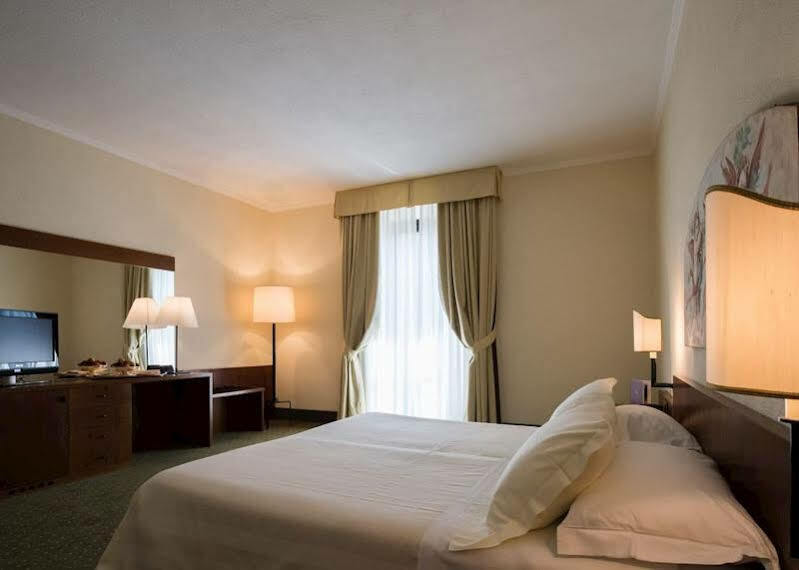 Palace Hotel Lake Côme Esterno foto